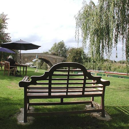 The Trout At Tadpole Bridge Hotel Faringdon Exterior foto