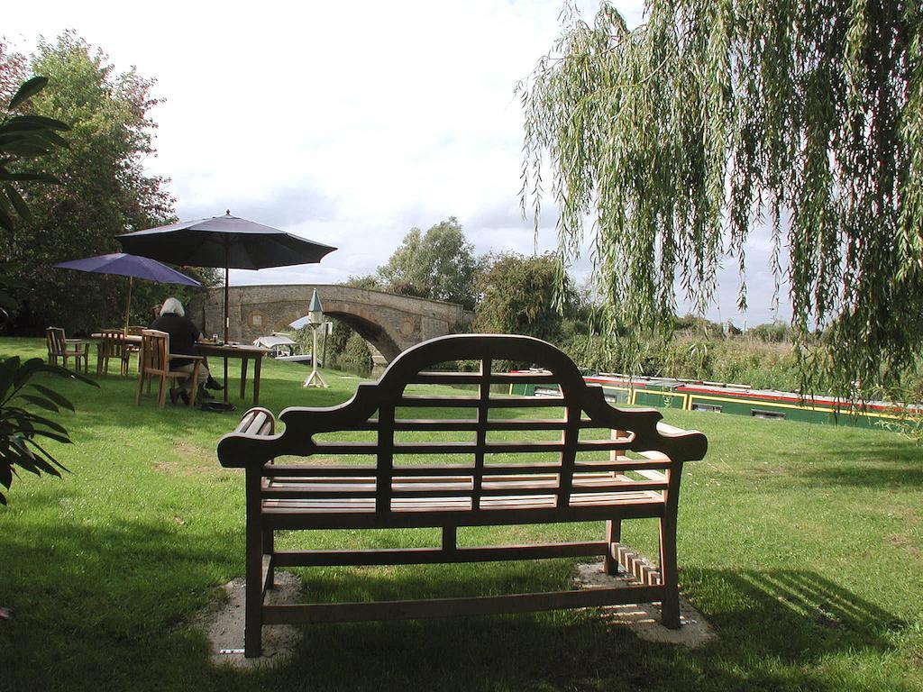 The Trout At Tadpole Bridge Hotel Faringdon Exterior foto